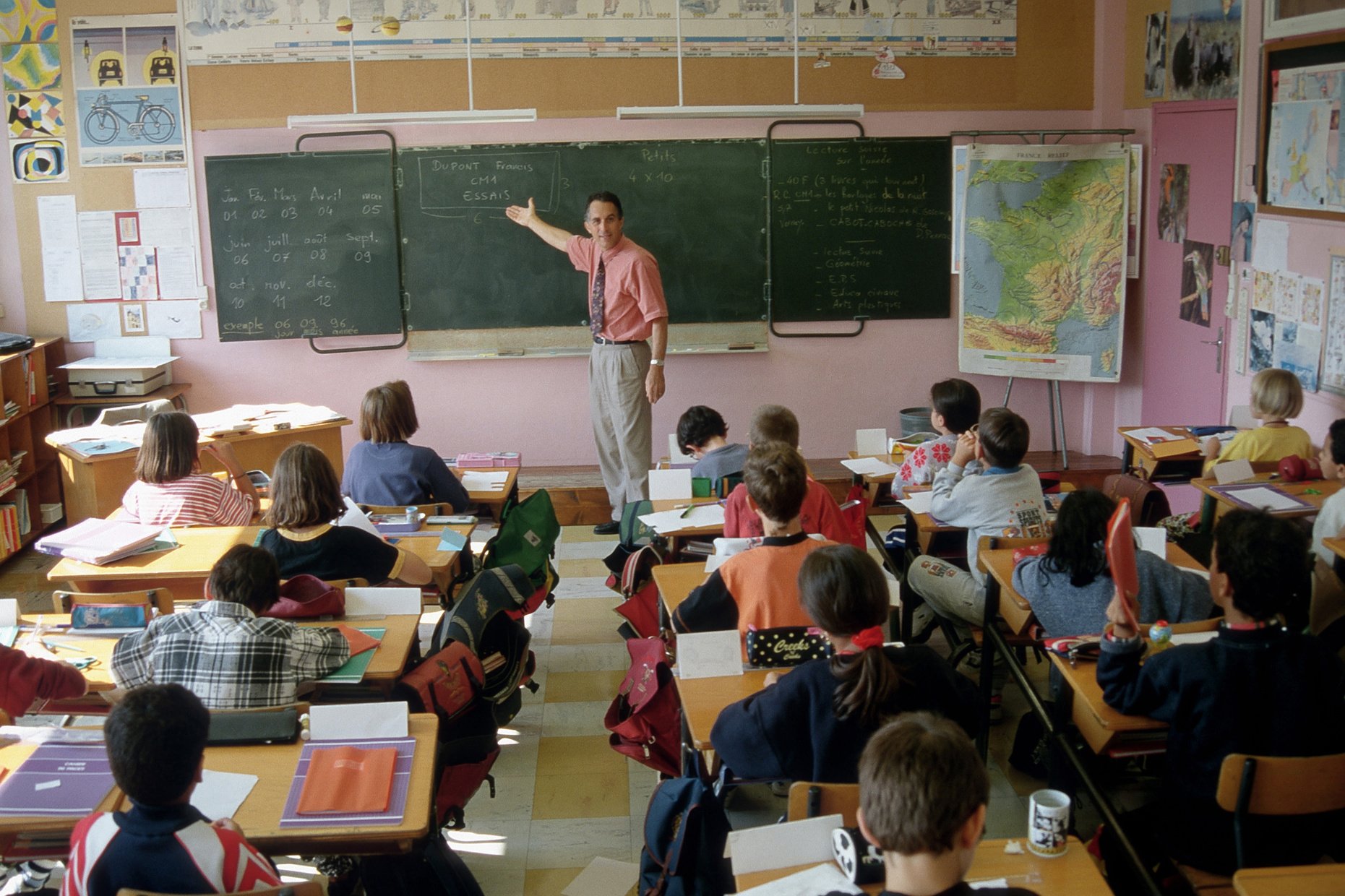 Teacher teaching students